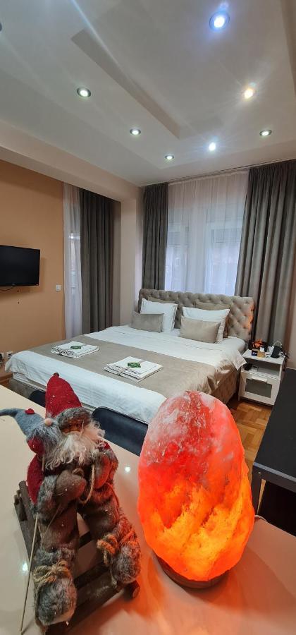 Design Apartment Business Lux 4 Star "Rio" Completely Business Lux Place In The City Center & Free Included Industry Optical Wifi & Netflix & Keyless Code Entry & Full Smart App & Kitchen & Washing Machine & Wide Terrace & Secure 2 Parking Place Ćuprija Esterno foto