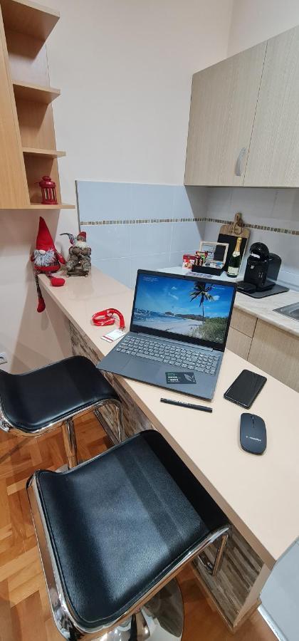 Design Apartment Business Lux 4 Star "Rio" Completely Business Lux Place In The City Center & Free Included Industry Optical Wifi & Netflix & Keyless Code Entry & Full Smart App & Kitchen & Washing Machine & Wide Terrace & Secure 2 Parking Place Ćuprija Esterno foto