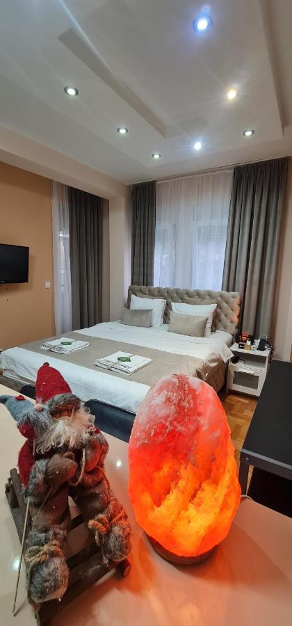 Design Apartment Business Lux 4 Star "Rio" Completely Business Lux Place In The City Center & Free Included Industry Optical Wifi & Netflix & Keyless Code Entry & Full Smart App & Kitchen & Washing Machine & Wide Terrace & Secure 2 Parking Place Ćuprija Esterno foto