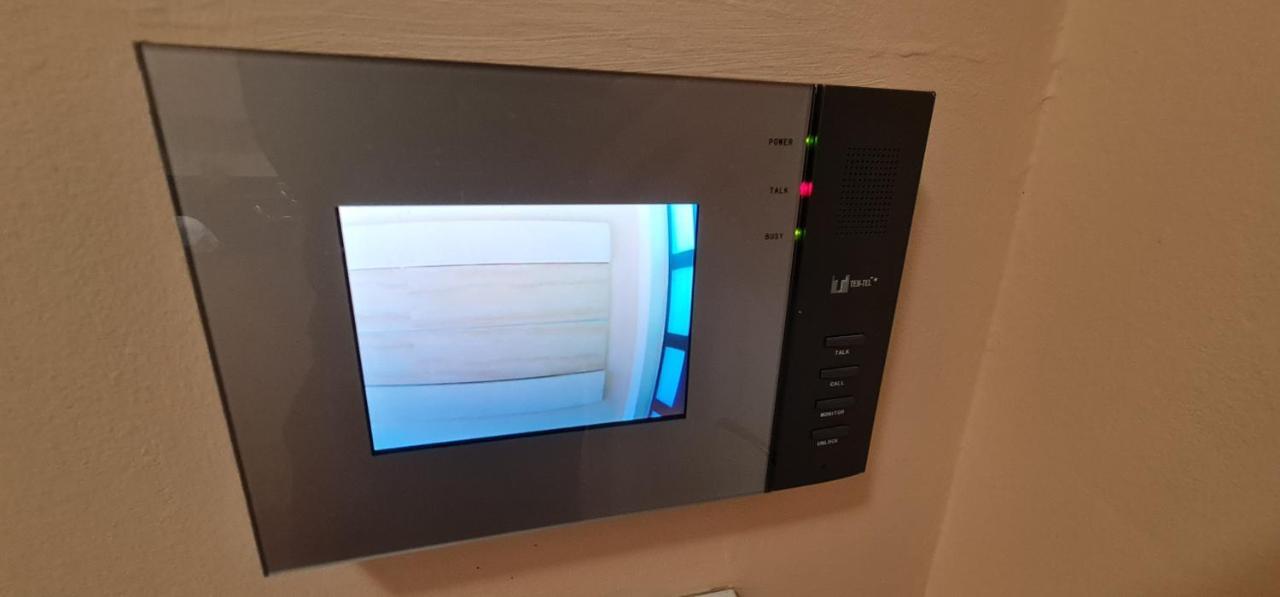 Design Apartment Business Lux 4 Star "Rio" Completely Business Lux Place In The City Center & Free Included Industry Optical Wifi & Netflix & Keyless Code Entry & Full Smart App & Kitchen & Washing Machine & Wide Terrace & Secure 2 Parking Place Ćuprija Esterno foto