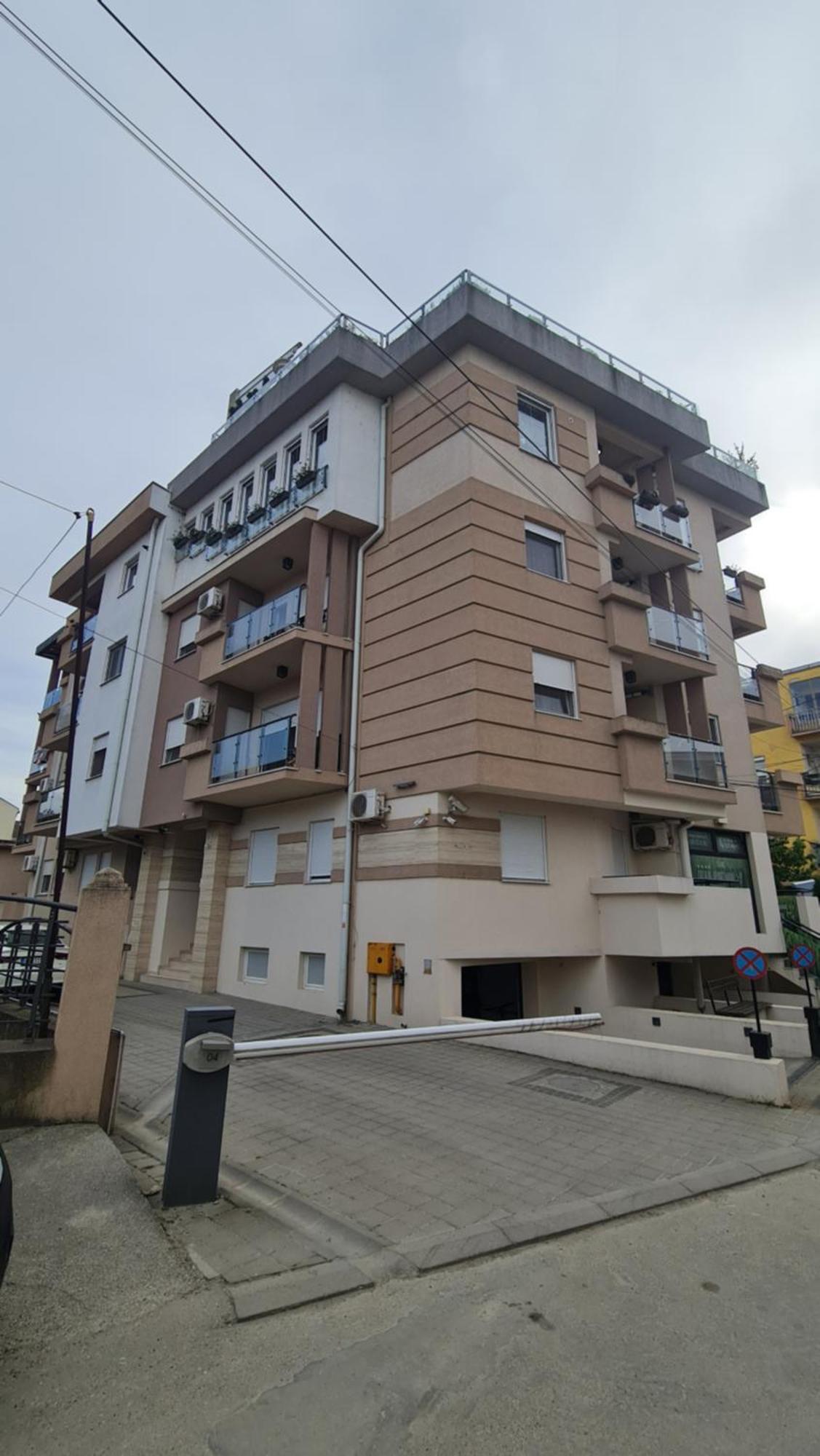 Design Apartment Business Lux 4 Star "Rio" Completely Business Lux Place In The City Center & Free Included Industry Optical Wifi & Netflix & Keyless Code Entry & Full Smart App & Kitchen & Washing Machine & Wide Terrace & Secure 2 Parking Place Ćuprija Esterno foto