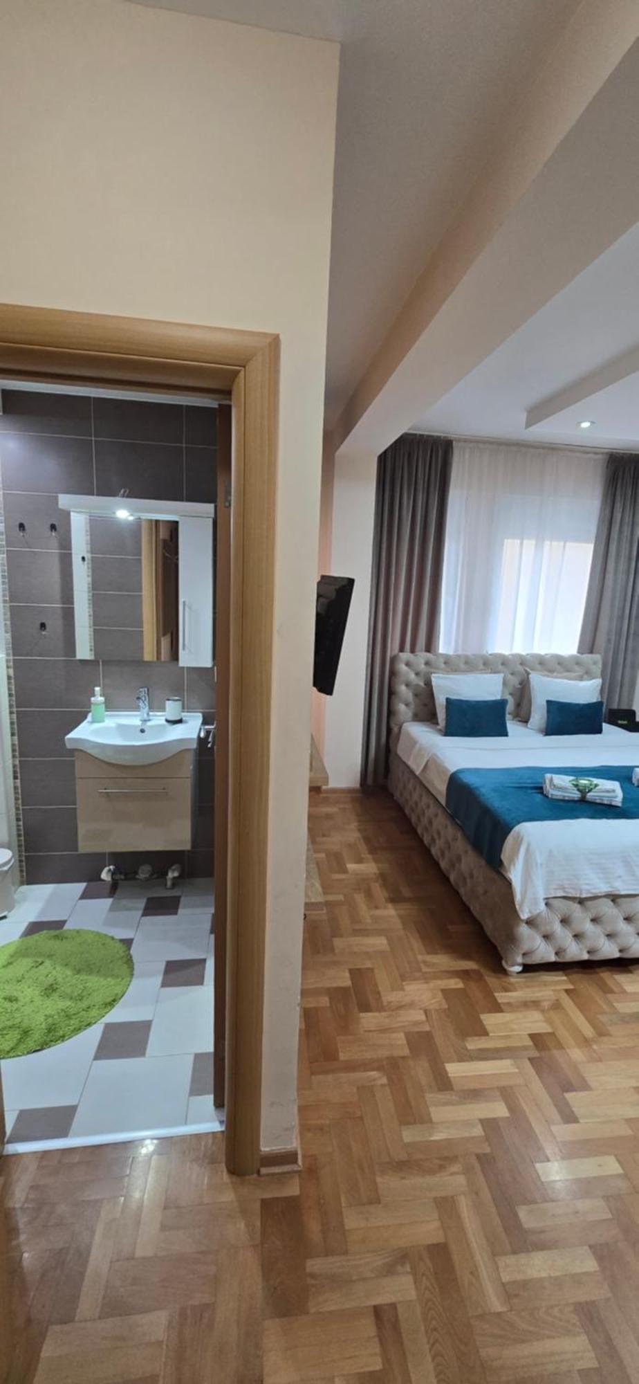 Design Apartment Business Lux 4 Star "Rio" Completely Business Lux Place In The City Center & Free Included Industry Optical Wifi & Netflix & Keyless Code Entry & Full Smart App & Kitchen & Washing Machine & Wide Terrace & Secure 2 Parking Place Ćuprija Esterno foto
